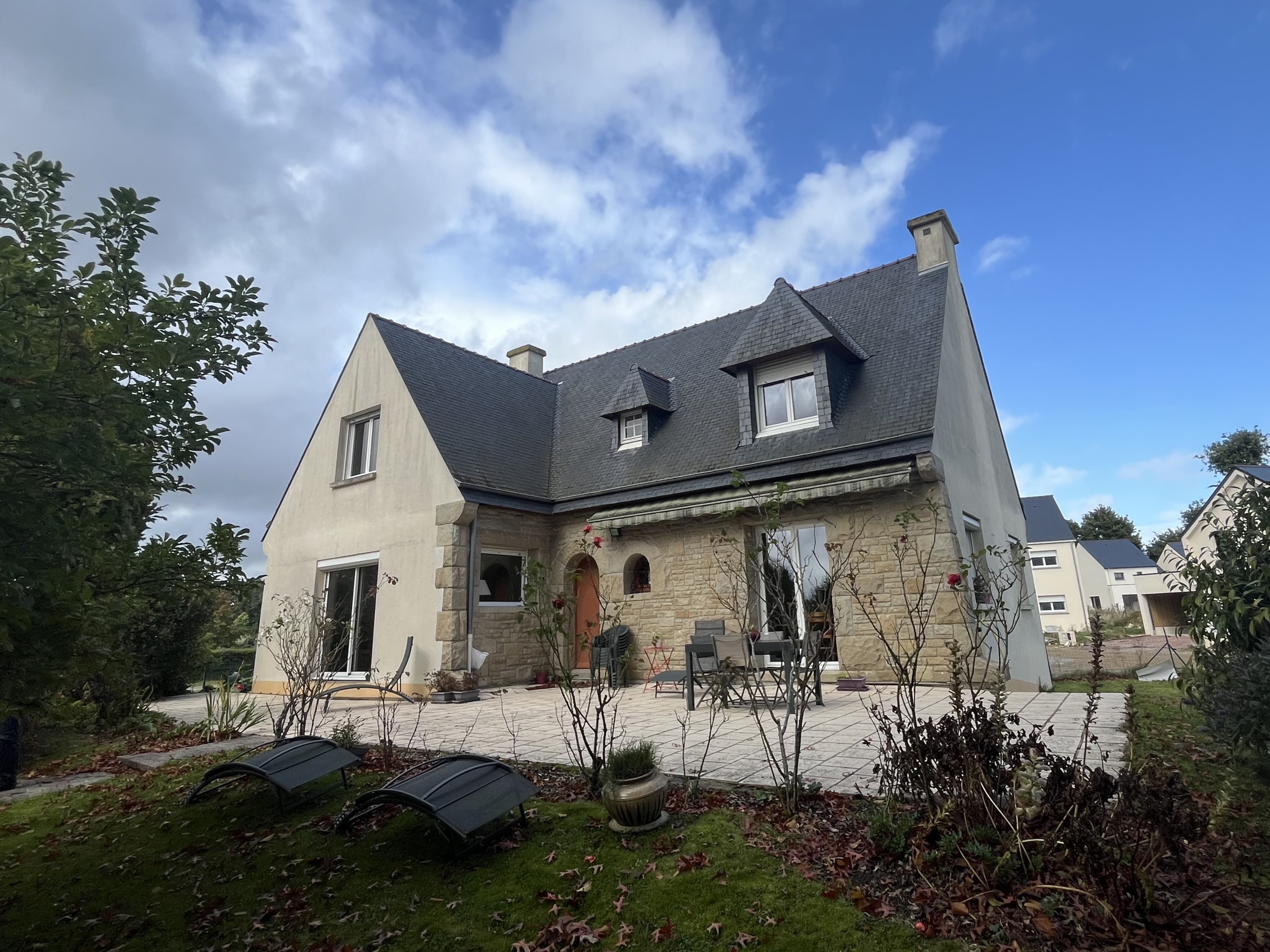 A LOUER - Maison T5 sur sous-sol - 145 m² - MONTAUBAN-DE-BRETAGNE